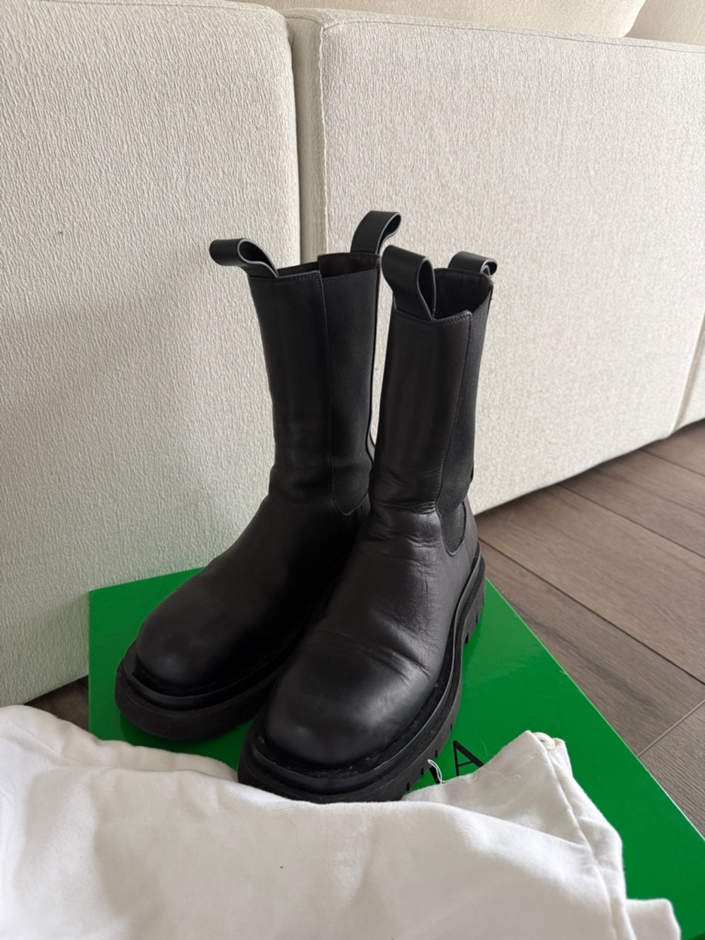 Bottega Veneta Black Leather Lug Sole Lace-Up Boots - Picture 7 of 7